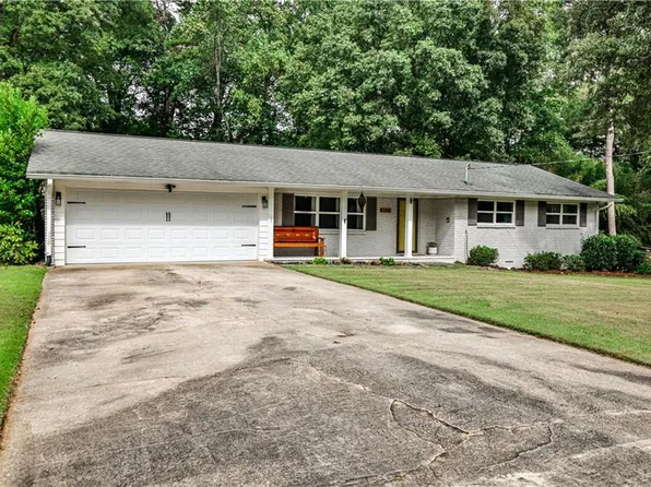 4128 Cedar Knoll Dr, Tucker, GA 30084