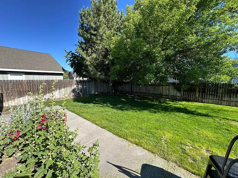 2958 SW Peridot Ave — Photo 6