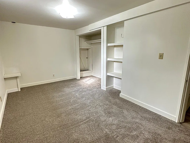 718 Washington St — Photo 12