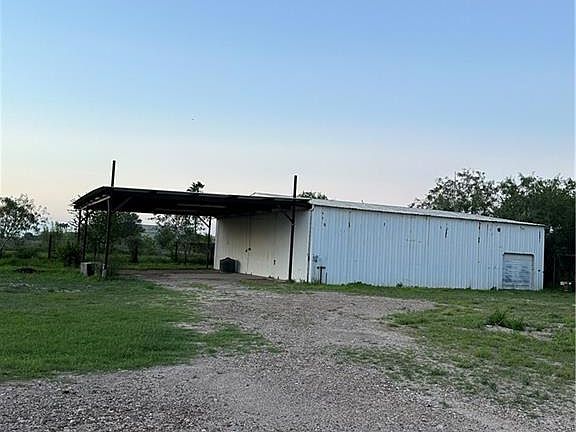 2nd image of 323 W Davis Rd