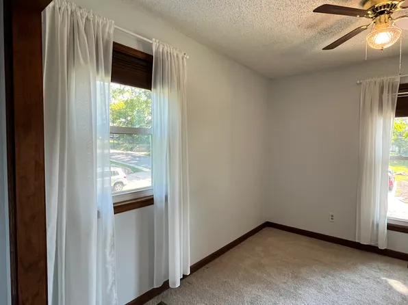 4911 Buena Vista St, Roeland Park, KS 66205