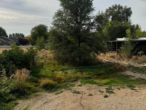 4th image of E Dakota Ave
