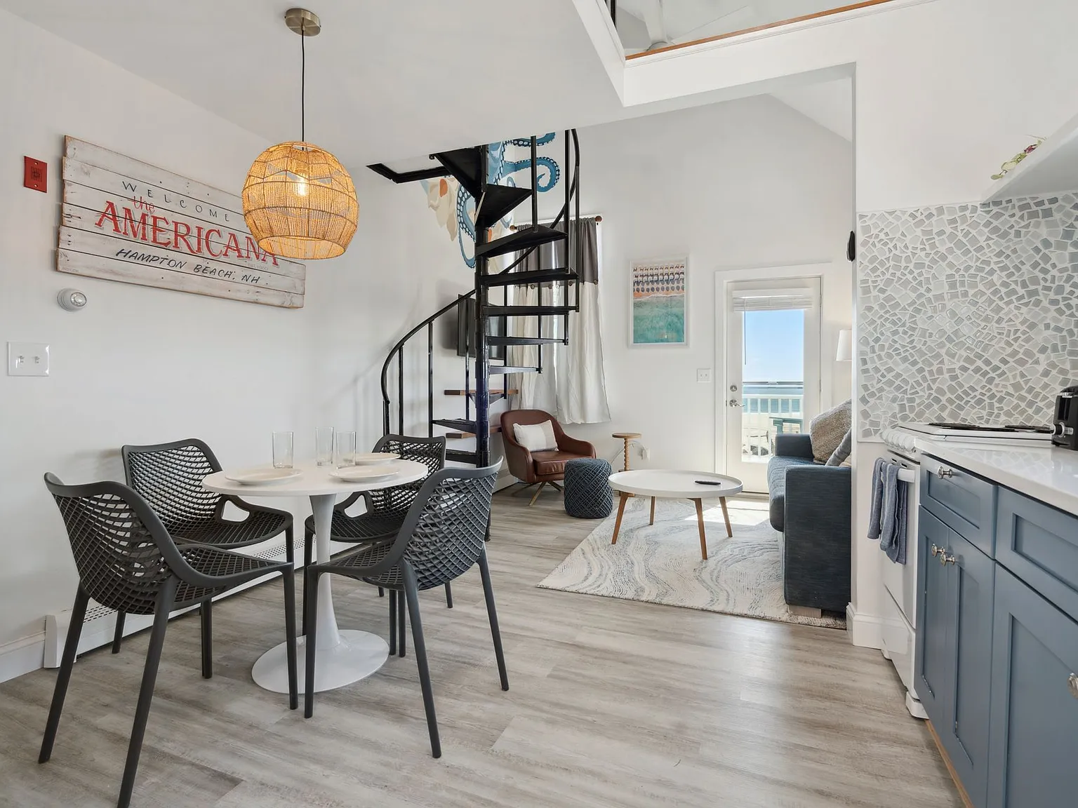 61 Ocean Blvd — Photo 3