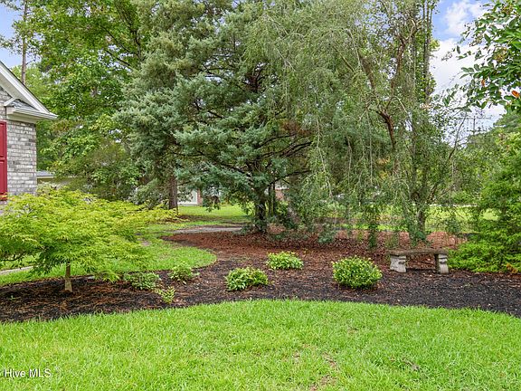 5th image of 400 Persimmon Road SW