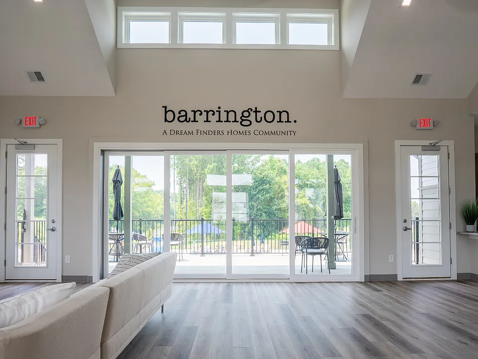 584 Barrington Row Ave