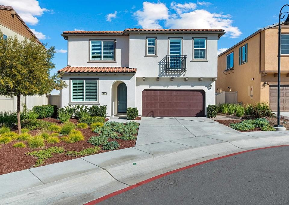 1st image of 946 Arroyo Vista Dr