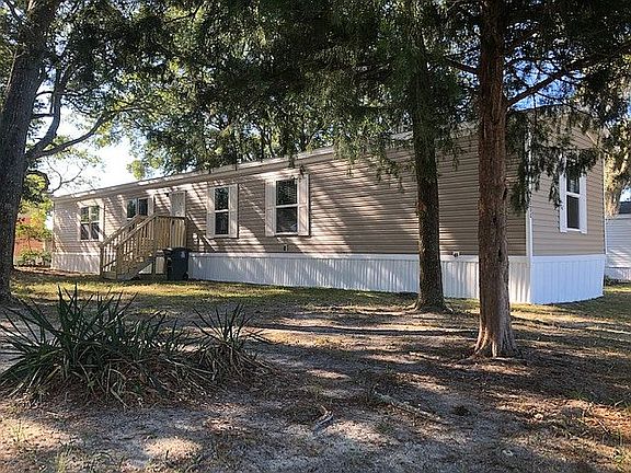 Just 2.5 miles to the beach!