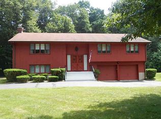 132 Shallowbrook Ln, Glastonbury, CT 06033