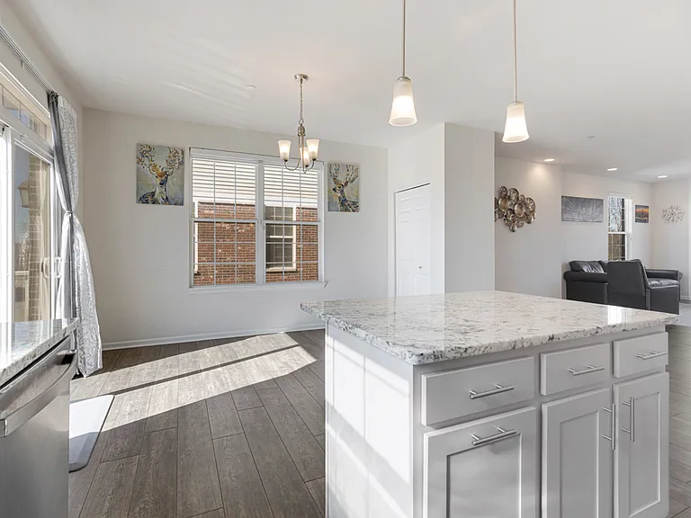 4320 Monroe Ave — Photo 17