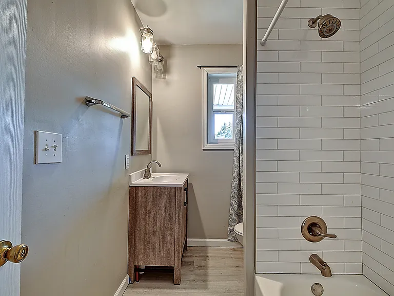 1107 Jefferson Ave #B — Photo 13