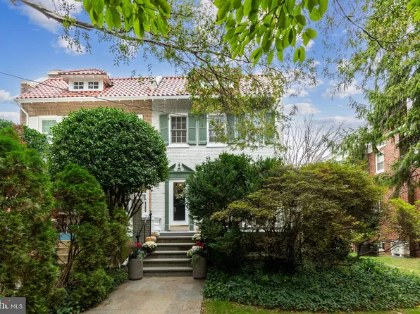 3727 Veazey St NW, Washington, DC 20016