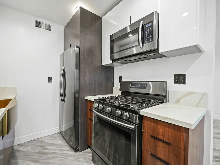 230 S Carondelet St #1 — Photo 1