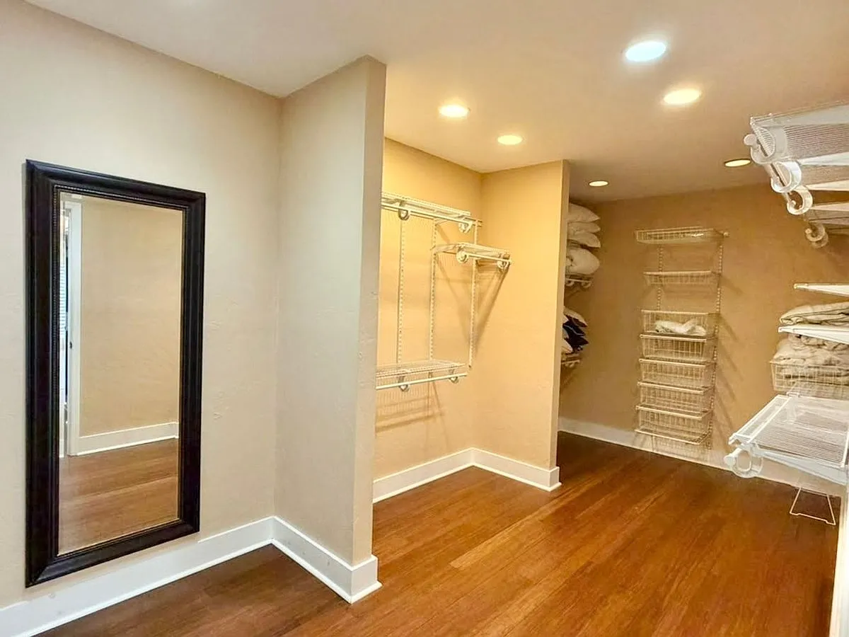 107 Canterbury Drive — Photo 2