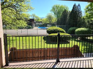 9956 Johnnycake Ridge Rd #L8, Painesville, OH 44077