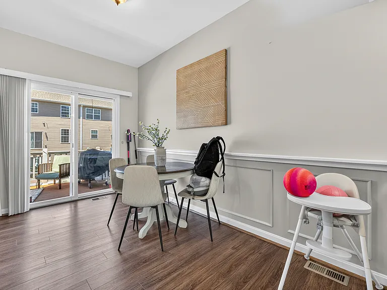 121 Polo Way — Photo 12