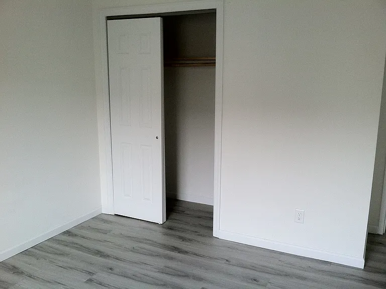 208 Undercliff Ave #B — Photo 9