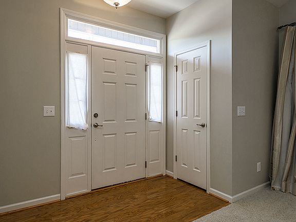 3rd image of 861 Jarman Dr