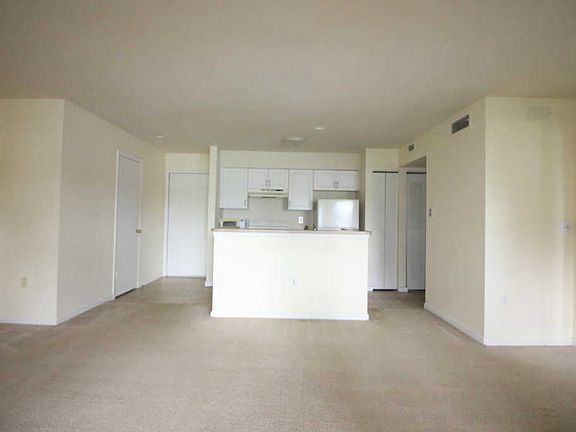 5th image of 4879 Via Palm Lk Unit 610
