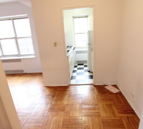 5th image of 10106 67th Dr APT 3B