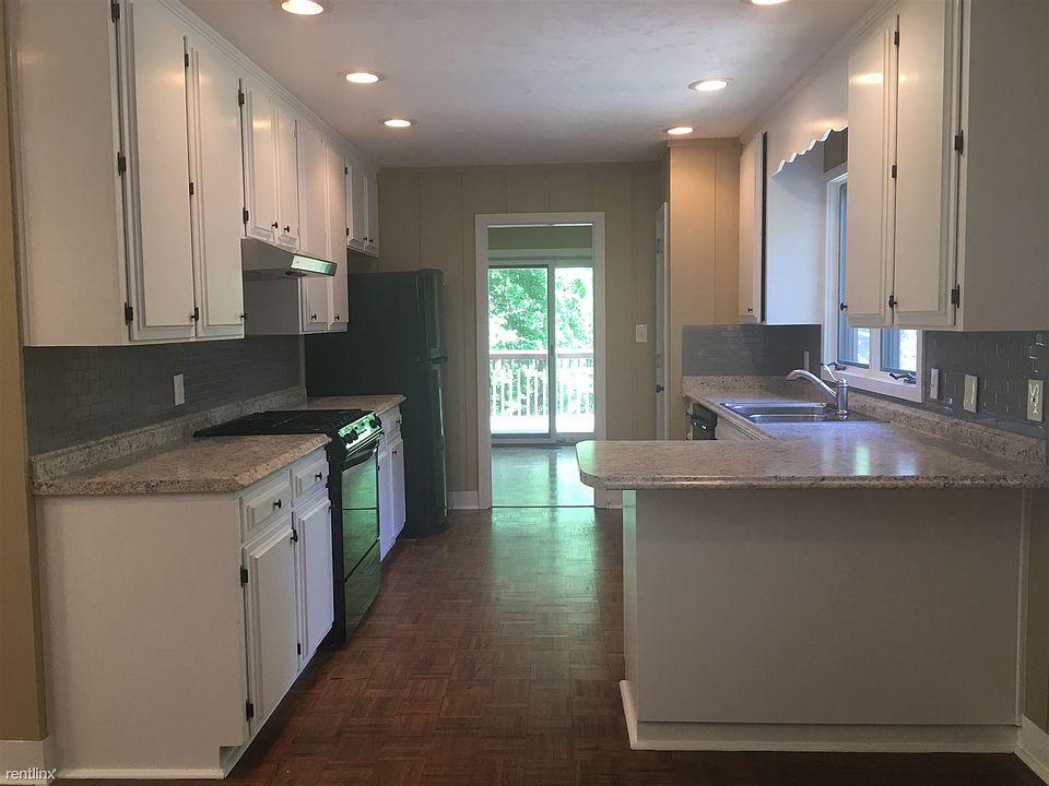 1st image of 920 Shadowlawn Dr