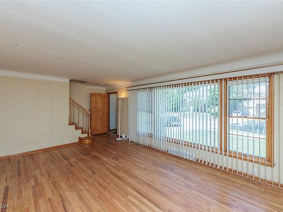 4th image of 2207 Campus Rd