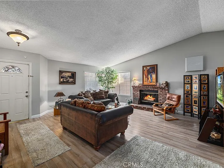 44115 Hunter Ct — Photo 3