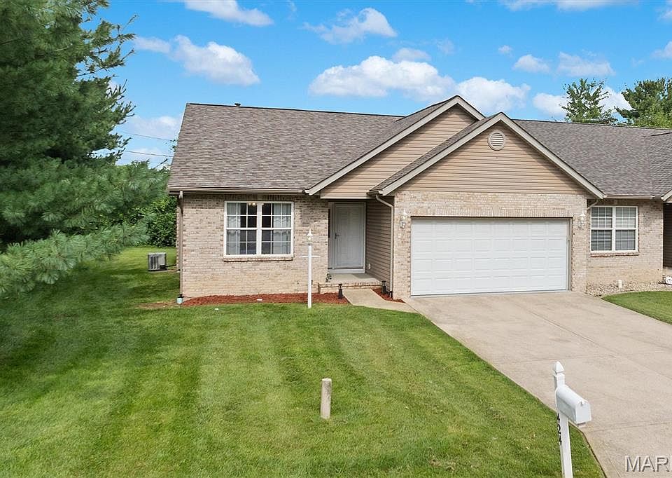 1st image of 424 Aaron Dr