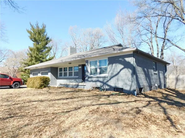 1904 W Main St, Greenwood, MO 64034