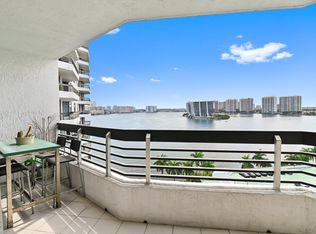 19101 Mystic Pointe Dr APT 1504, Miami, FL 33180