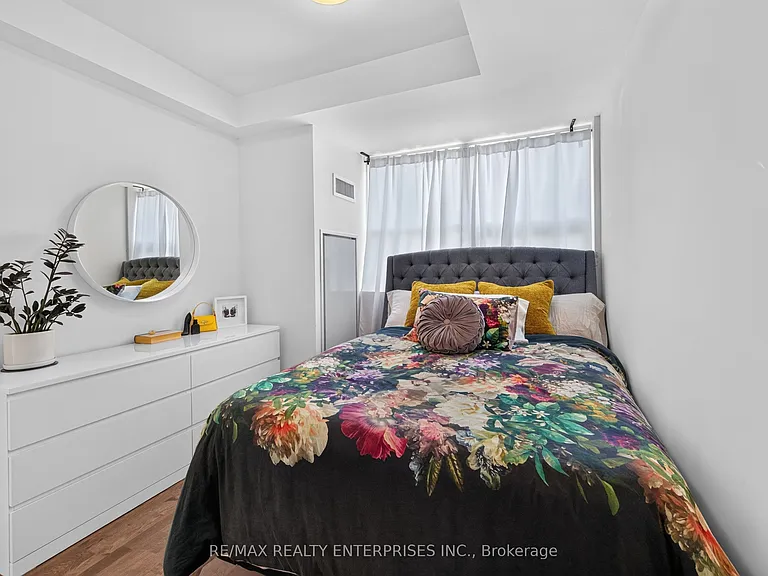 1575 Lakeshore Rd W #340 — Photo 15