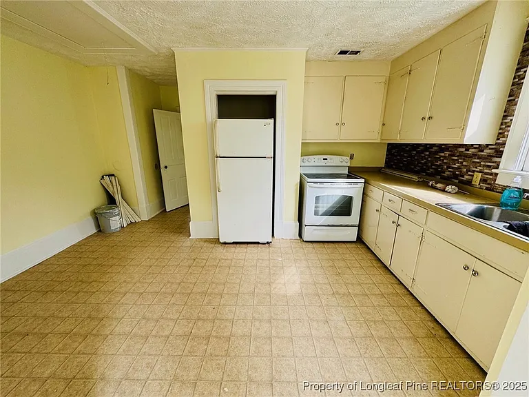 907 Caldwell St #B — Photo 12