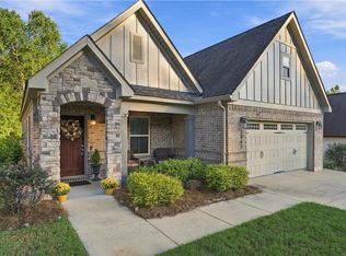 2465 Snowshill Ln, Auburn, AL 36832