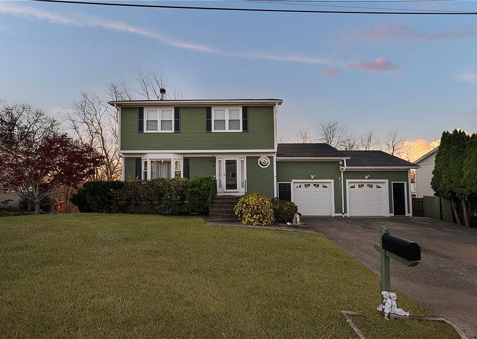 9 Hill St, North Providence, RI 02904 | Zillow