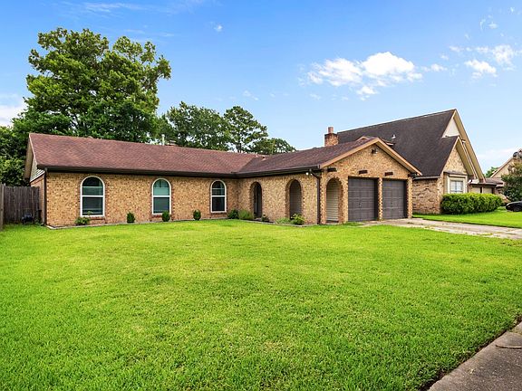 2nd image of 16119 La Avenida Dr
