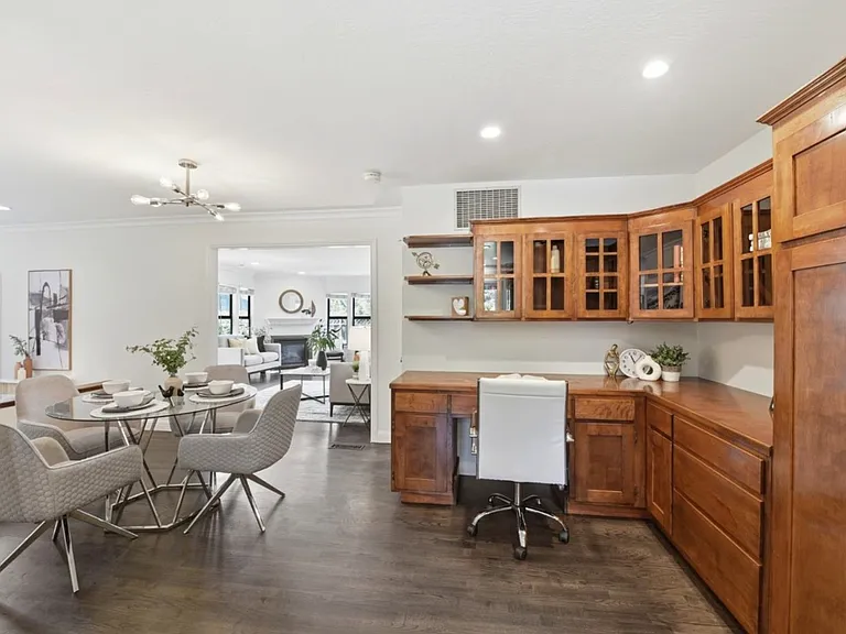 1683 Hyacinth Ln — Photo 8