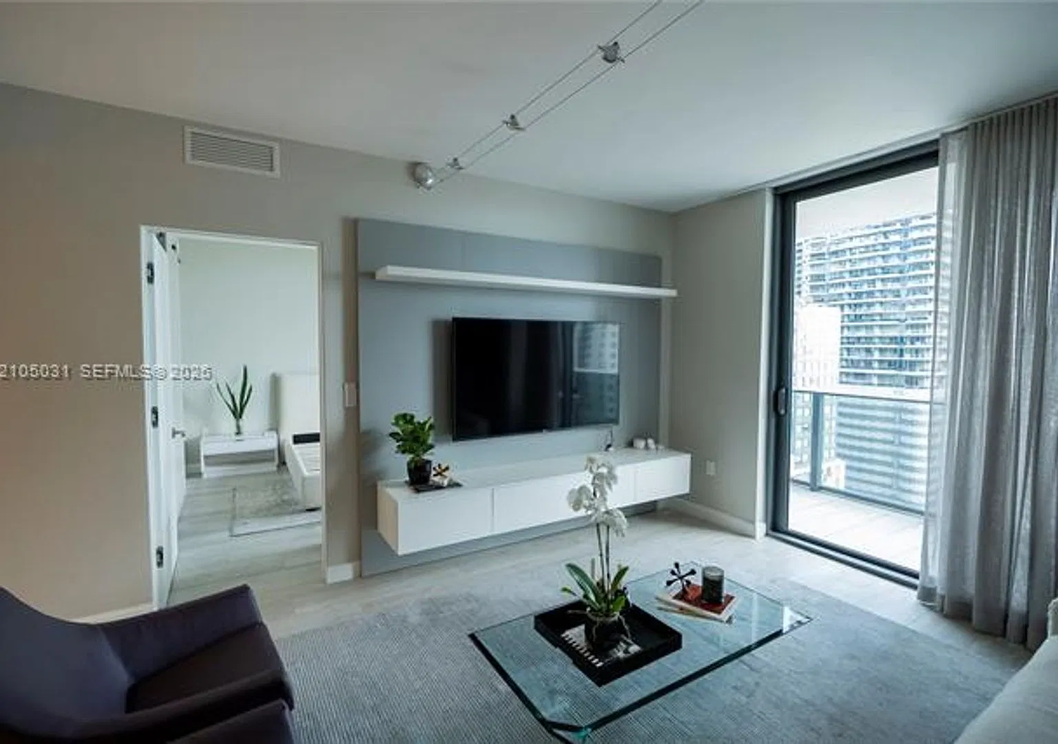 45 SW 9th St cu-1705, Miami, FL 33130 — Photo 3