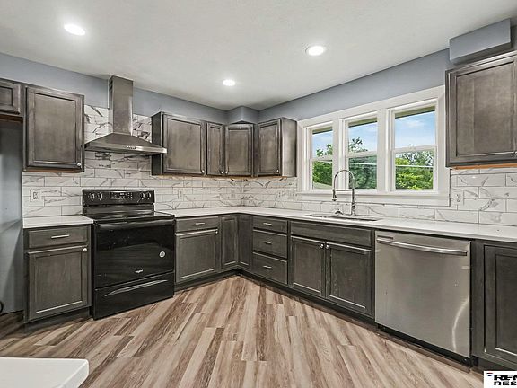 2nd image of 5527 Jaynes St