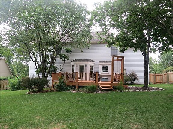 2nd image of 10804 W 106th St