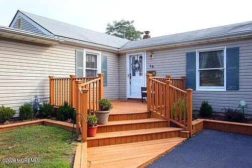 18 Mills Ave Photo 1