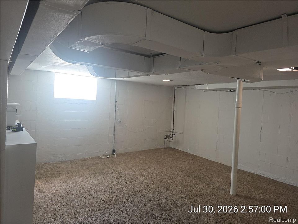 15940 Newburgh Rd, photo 23