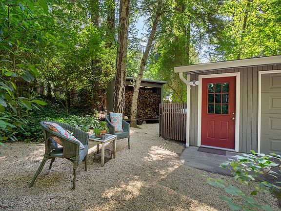 3rd image of 114 Rollingwood Dr