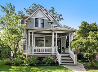 1529 Washington Ave, Wilmette, IL 60091