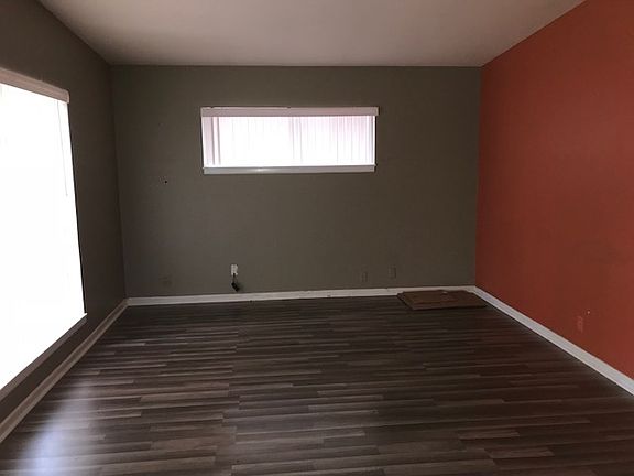 4th image of 1012 Ellen Ave