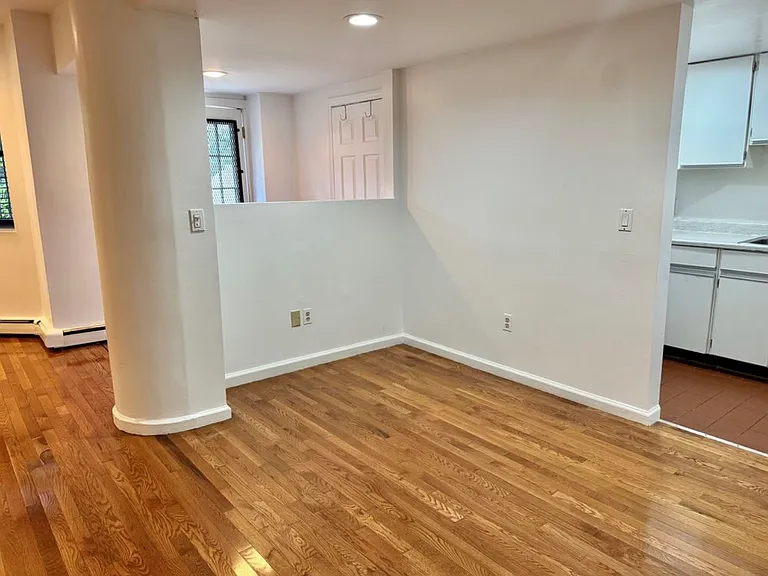 390 Riverway St #2 — Photo 8