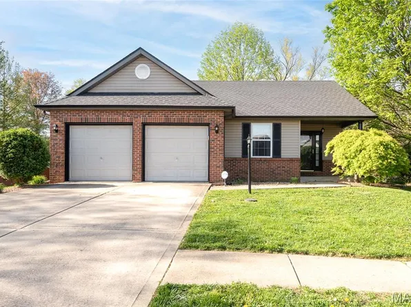 54 Julie Dr, Glen Carbon, IL 62034