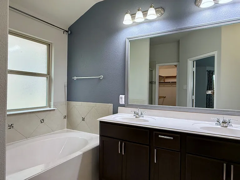 3728 Holly Brook Dr — Photo 19