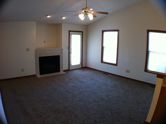 5th image of 3911 Ledyard St