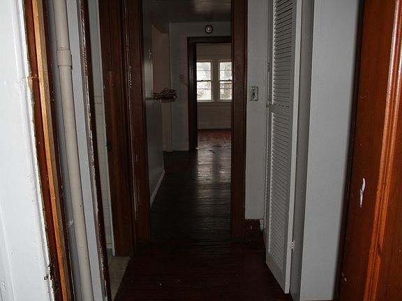 5th image of 331 Dartmouth Ave