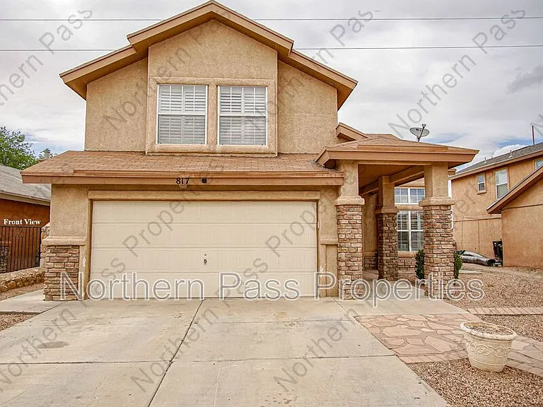 817 Dakota River Ave — Photo 2