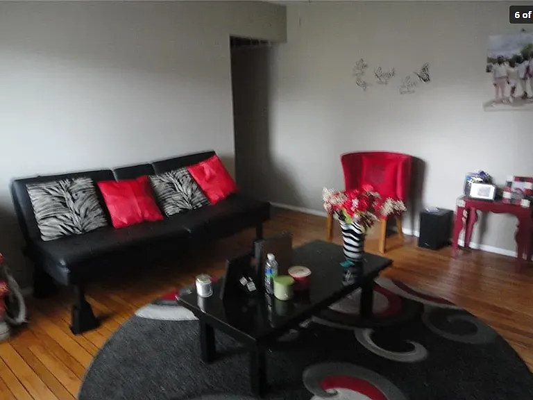 2240 Windsor Dr — Photo 9